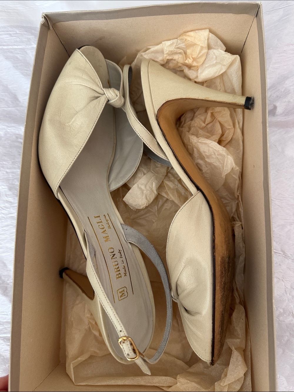 Vintage 9AA Bruno Magli Ivory Knot Slingback Heels